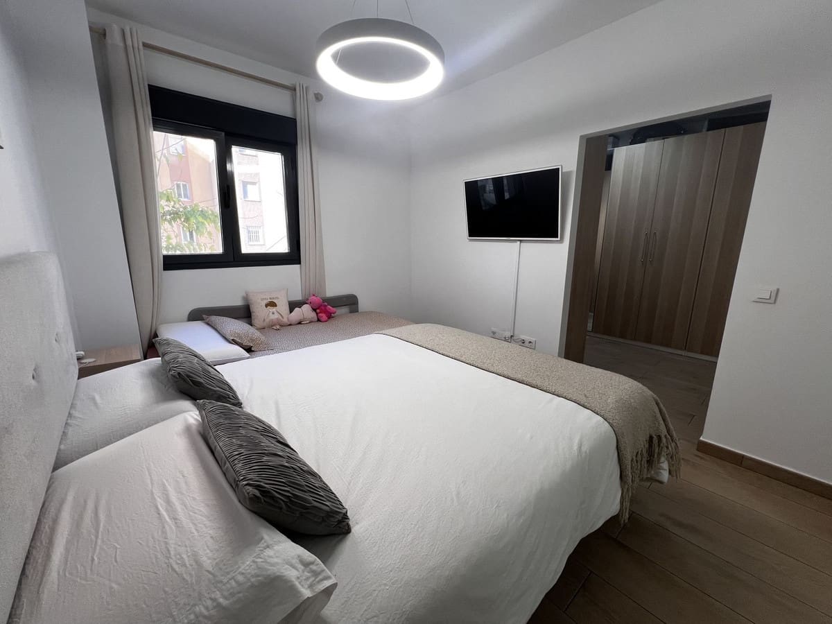 4 quarto Apartamento para venda em Estepona com piscina garagem - 584 000 € (Ref: 9664286)