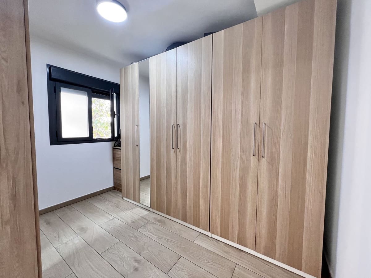 4 quarto Apartamento para venda em Estepona com piscina garagem - 584 000 € (Ref: 9664286)