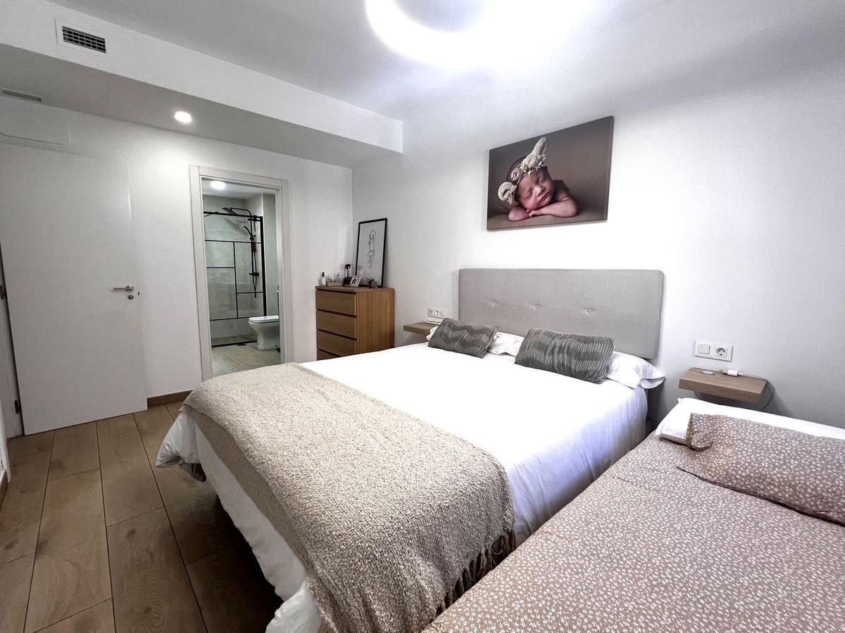 4 quarto Apartamento para venda em Estepona com piscina garagem - 584 000 € (Ref: 9664286)