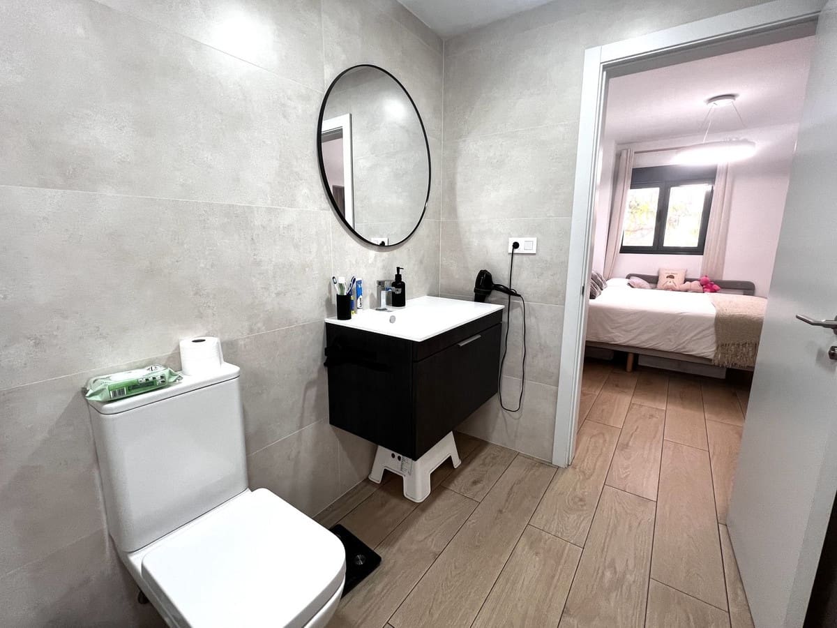 4 quarto Apartamento para venda em Estepona com piscina garagem - 584 000 € (Ref: 9664286)