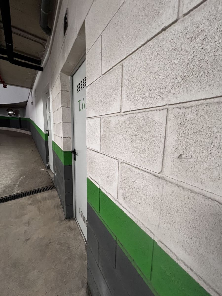 4 quarto Apartamento para venda em Estepona com piscina garagem - 584 000 € (Ref: 9664286)