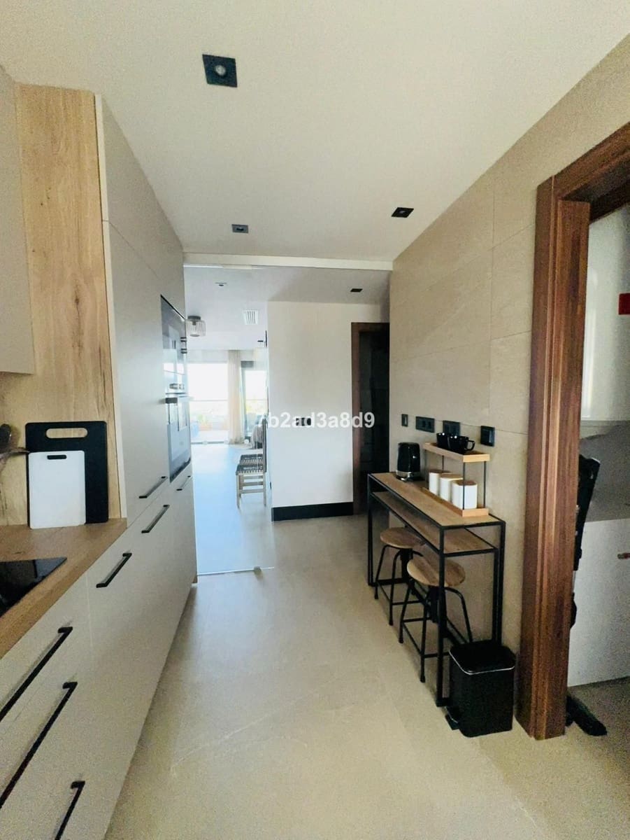 2 makuuhuone Huoneisto myytävänä paikassa Nueva Andalucia mukana uima-altaan 
autotalli - 700 000 € (Ref: 9671320)