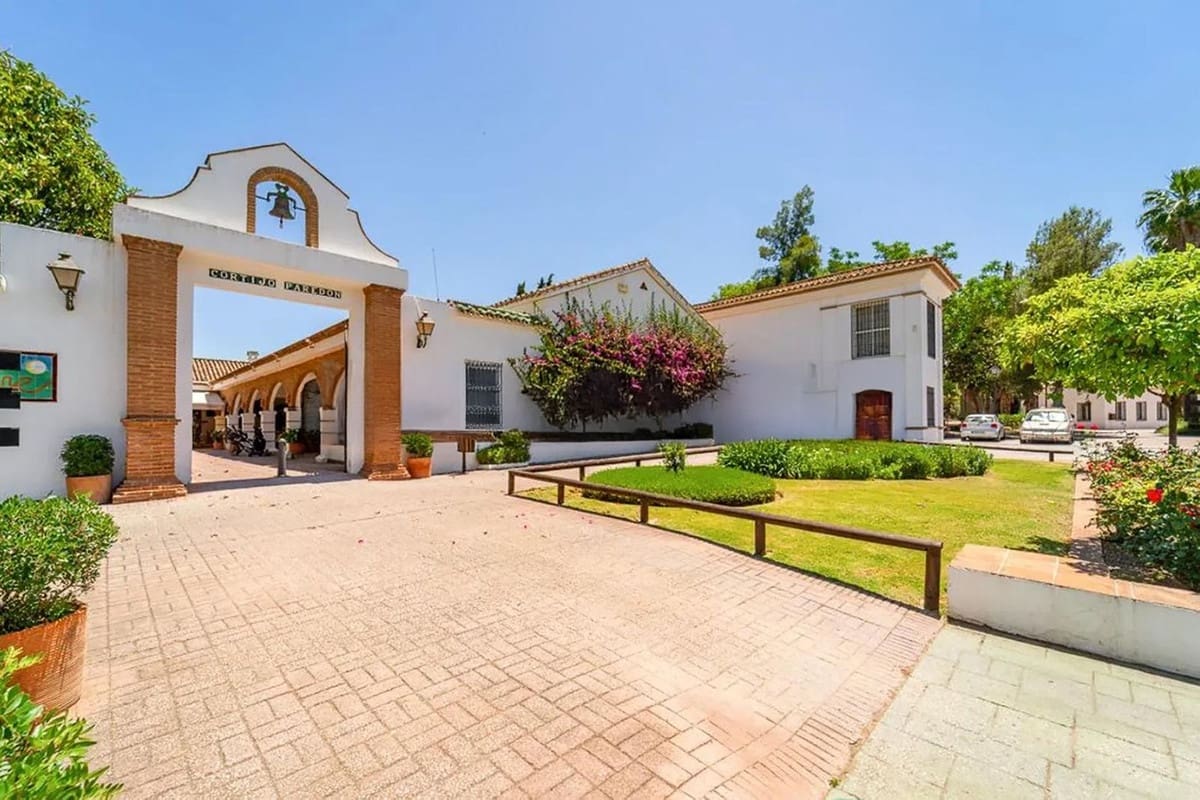 3 bedroom Townhouse for sale in Alhaurin de la Torre with pool garage - € 479,990 (Ref: 9672287)