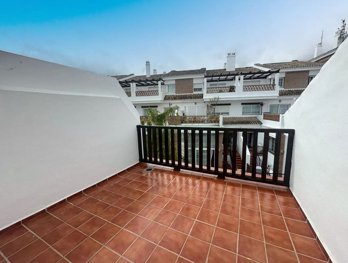 3 bedroom Townhouse for sale in Alhaurin de la Torre with pool garage - € 429,900 (Ref: 9672315)