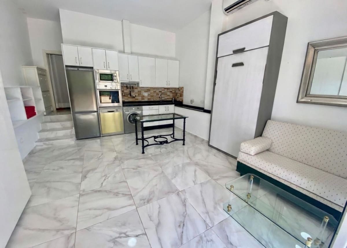 5 bedroom Townhouse for sale in Estepona with pool garage - € 895,000 (Ref: 9674811)