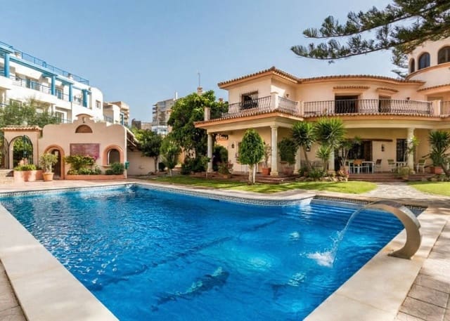 5 chambre Maison de Ville à vendre à Estepona avec piscine garage - 895 000 € (Ref: 9674811)