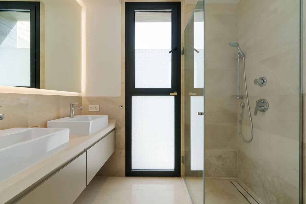 Chalet de 5 habitaciones en Nueva Andalucia en venta con piscina garaje - 4.995.000 € (Ref: 9676024)