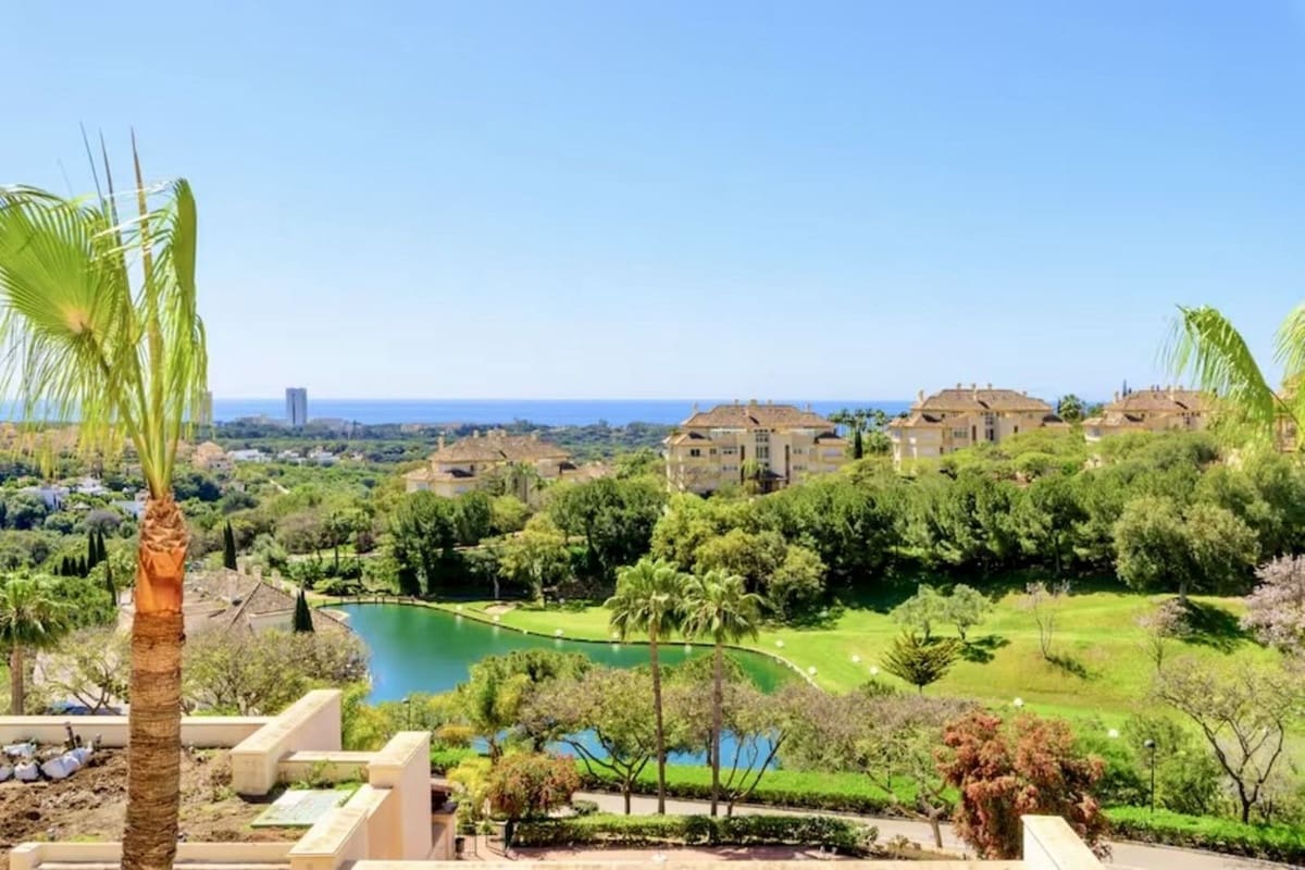 3 soveværelse Penthouse til salg i Elviria med swimmingpool garage - € 1.550.000 (Ref: 9676028)