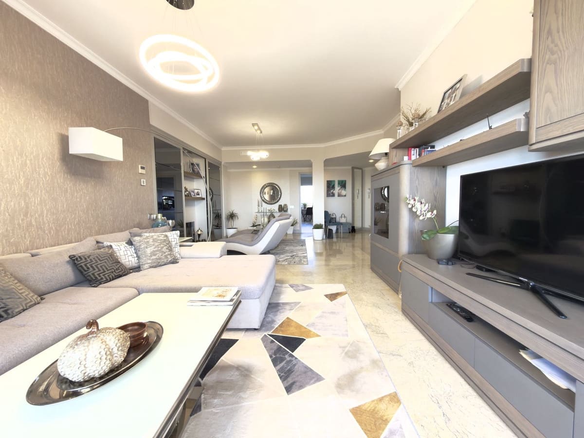 3 soveværelse Penthouse til salg i Elviria med swimmingpool garage - € 1.550.000 (Ref: 9676028)