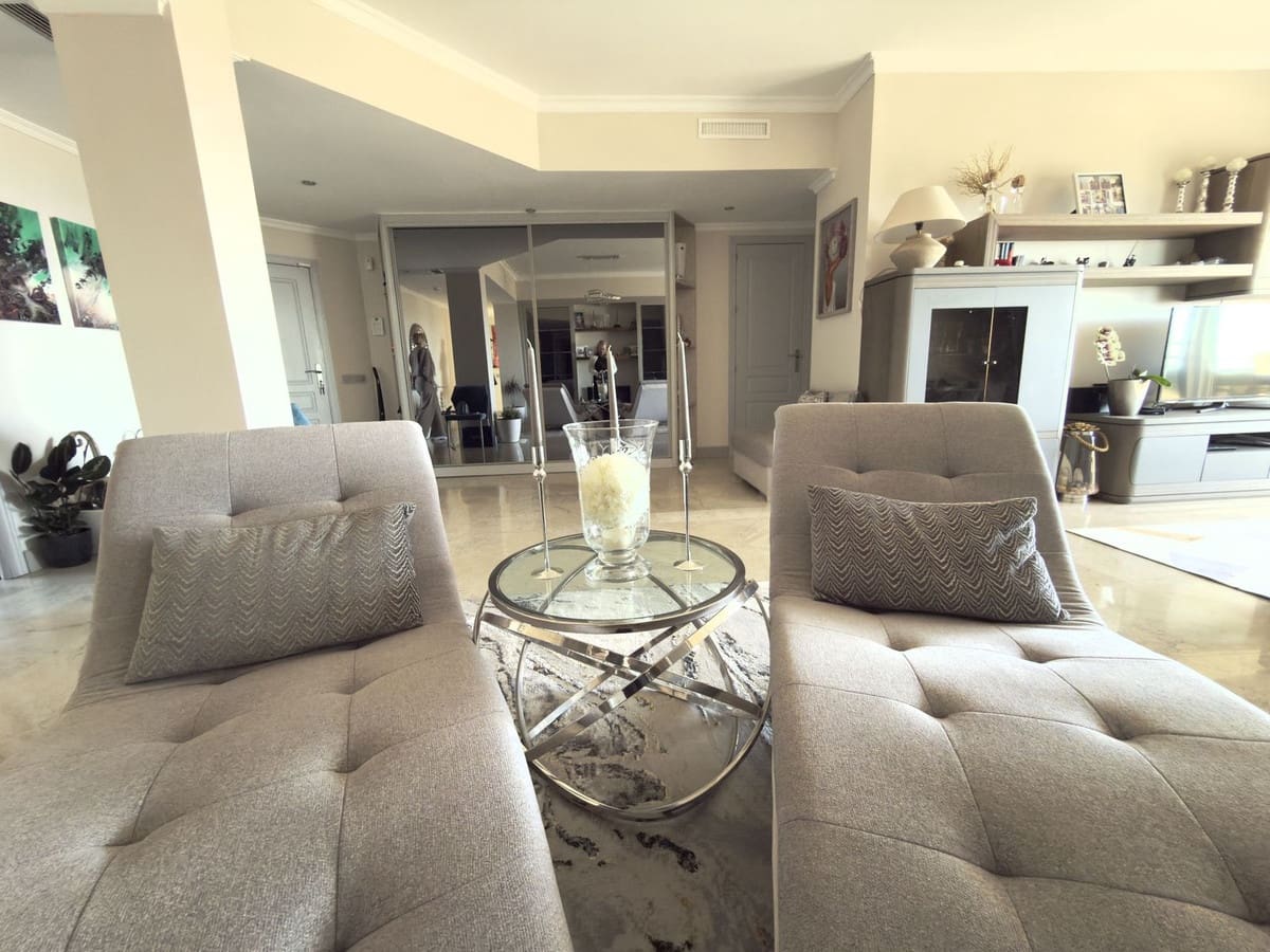 3 soveværelse Penthouse til salg i Elviria med swimmingpool garage - € 1.550.000 (Ref: 9676028)