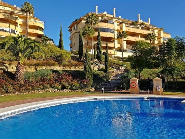 3 soveværelse Penthouse til salg i Elviria, Marbella med swimmingpool garage - € 1.550.000 (Ref: 9676028)