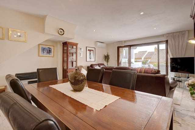 4 bedroom Townhouse for sale in La Duquesa / Puerto de la Duquesa, Manilva - € 450,000 (Ref: 9676029)