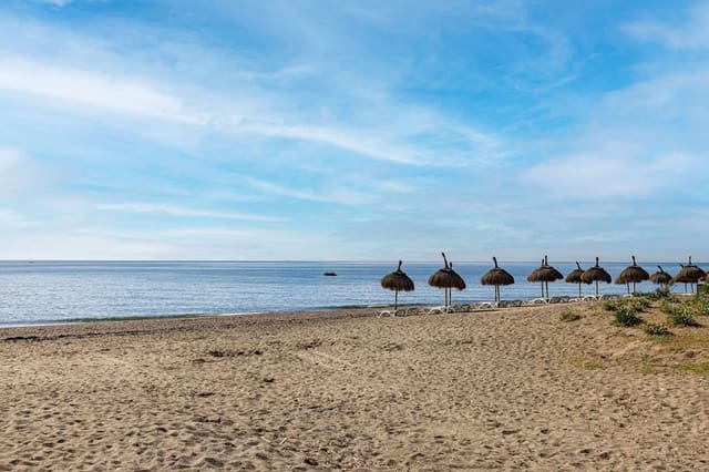 4 bedroom Townhouse for sale in La Duquesa / Puerto de la Duquesa, Manilva - € 450,000 (Ref: 9676029)