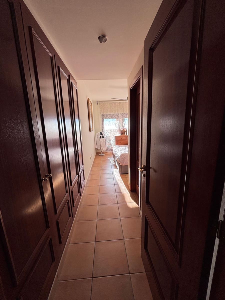 Apartamento de 2 habitaciones en Calahonda en venta con piscina garaje - 305.000 € (Ref: 9676283)