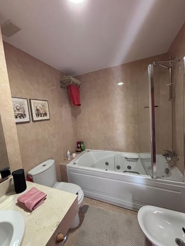 Apartamento de 2 habitaciones en Calahonda, Mijas en venta con piscina garaje - 305.000 € (Ref: 9676283)