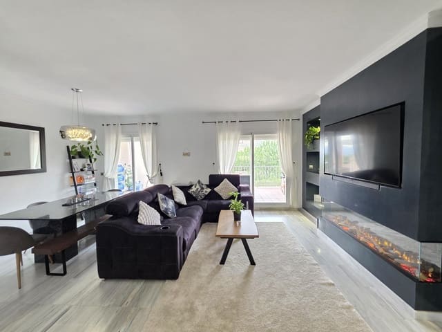 3 bedroom Townhouse for sale in Alhaurín el Grande with pool - € 399,000 (Ref: 9677995)