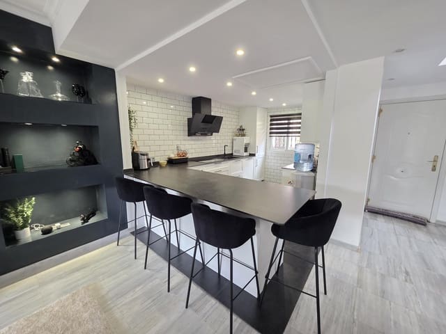 3 bedroom Townhouse for sale in Alhaurín el Grande with pool - € 399,000 (Ref: 9677995)