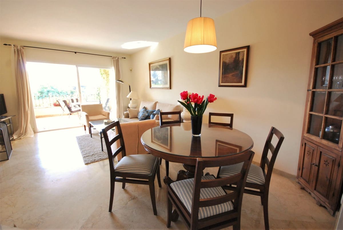 2 makuuhuone Huoneisto myytävänä paikassa Guadalmina mukana uima-altaan - 395 000 € (Ref: 9684136)