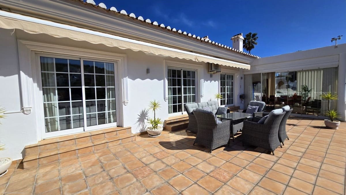 4 sovrum Villa till salu i Cerro del Aguila med pool garage - 995 000 € (Ref: 9684281)