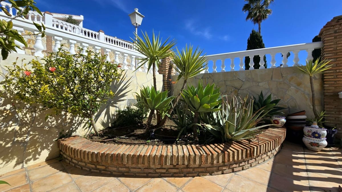 4 sovrum Villa till salu i Cerro del Aguila med pool garage - 995 000 € (Ref: 9684281)