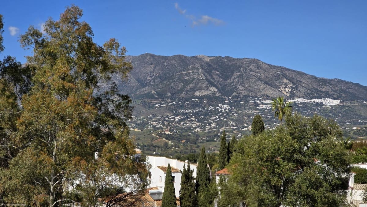 4 sovrum Villa till salu i Cerro del Aguila med pool garage - 995 000 € (Ref: 9684281)