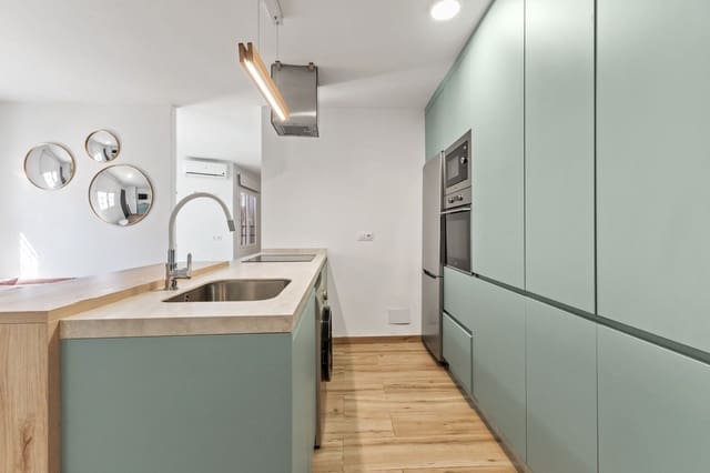 Apartament na sprzedaż w Cabopino - Artola, Marbella z basenem garażem - 639 000 € (Ref: 9684393)