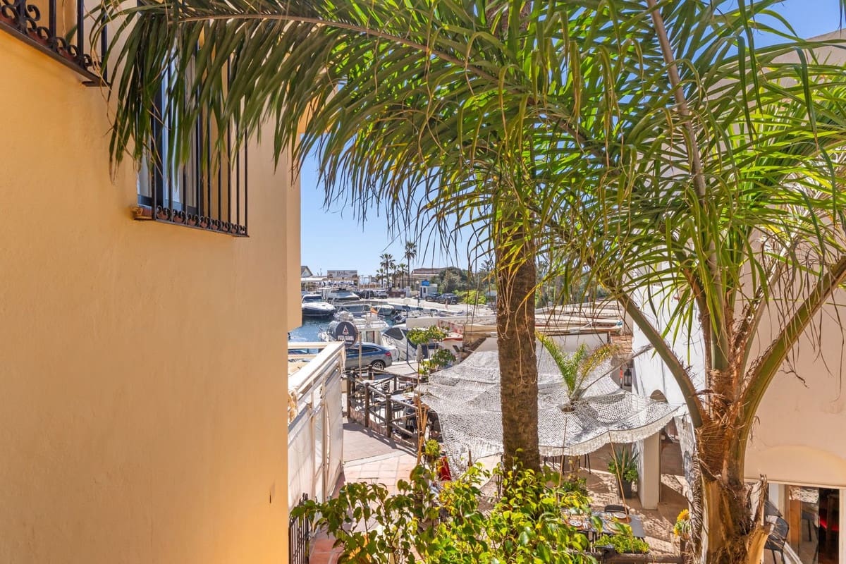 Apartamento para venda em Marbella com piscina garagem - 639 000 € (Ref: 9684393)