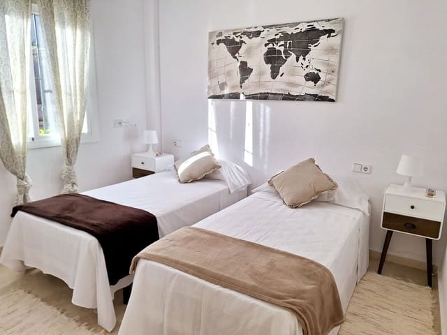 2 soveværelse Lejlighed til salg i Manilva med swimmingpool garage - € 250.000 (Ref: 9685132)