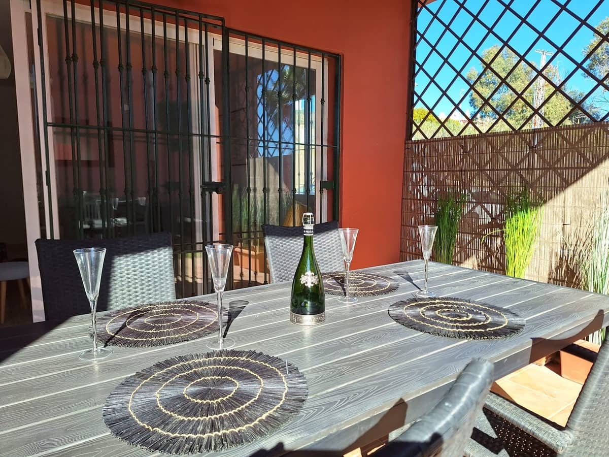 2 soveværelse Lejlighed til salg i Manilva med swimmingpool garage - € 250.000 (Ref: 9685132)