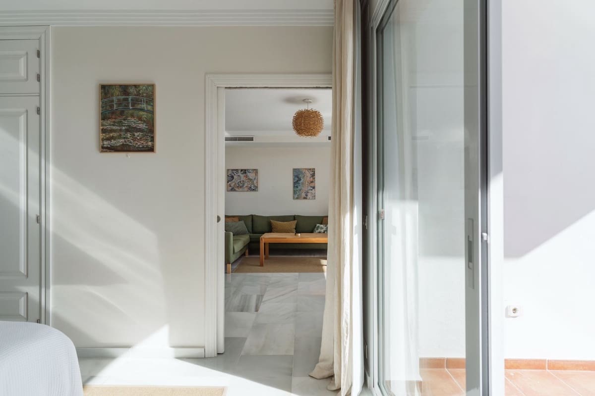 2 bedroom Apartment for sale in Nueva Andalucia with pool garage - € 795,000 (Ref: 9685144)