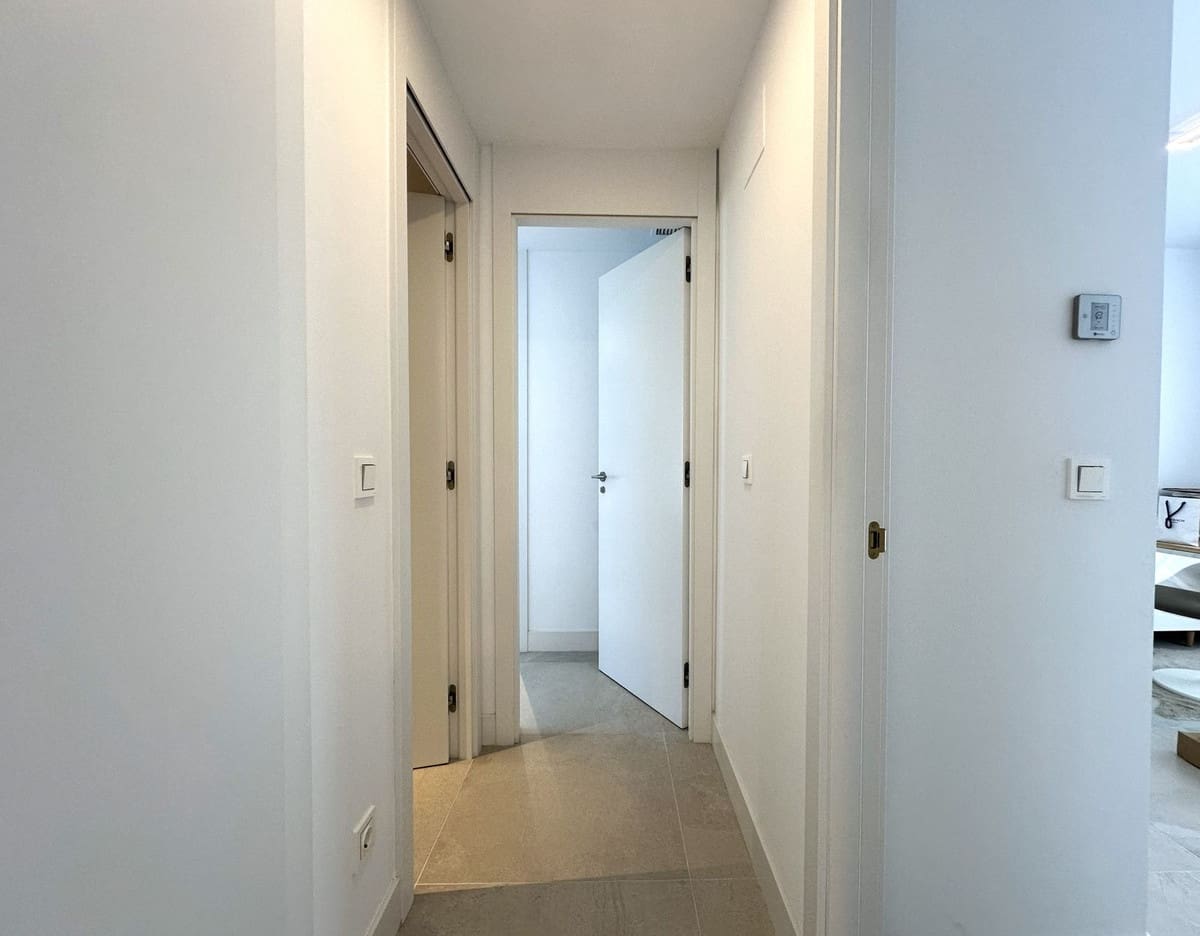 2 quarto Penthouse para venda em Marbella com piscina garagem - 899 000 € (Ref: 9685532)