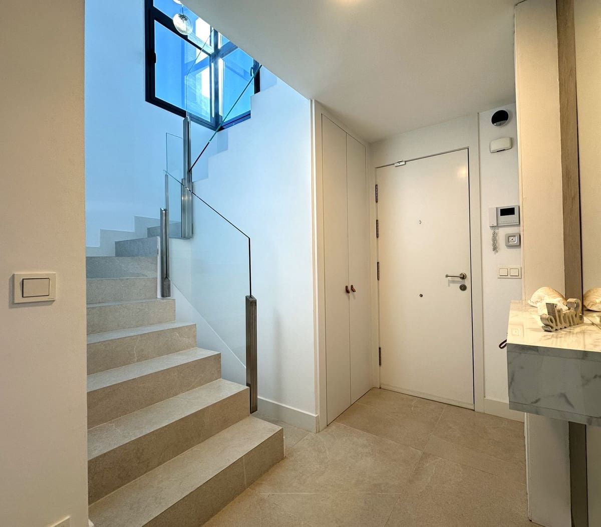 2 quarto Penthouse para venda em Marbella com piscina garagem - 899 000 € (Ref: 9685532)