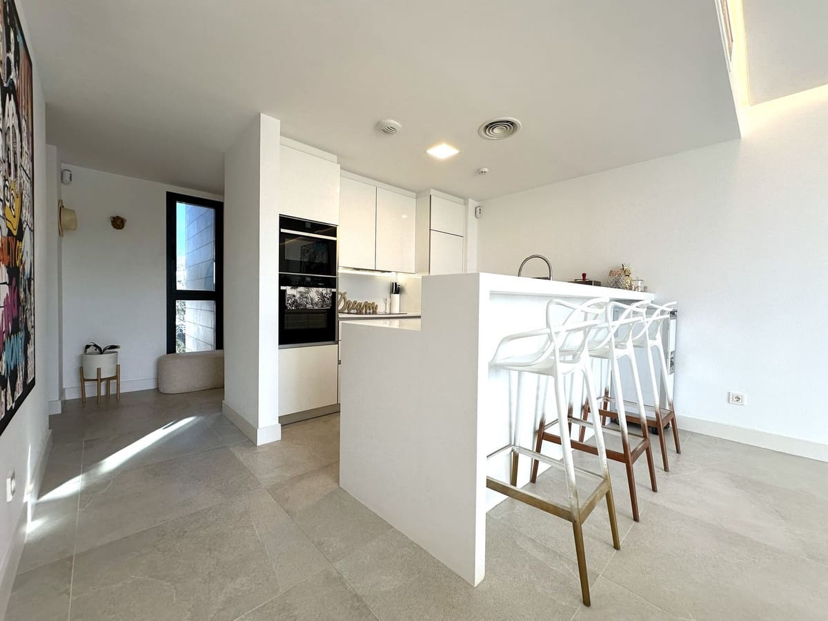 2 quarto Penthouse para venda em Marbella com piscina garagem - 899 000 € (Ref: 9685532)