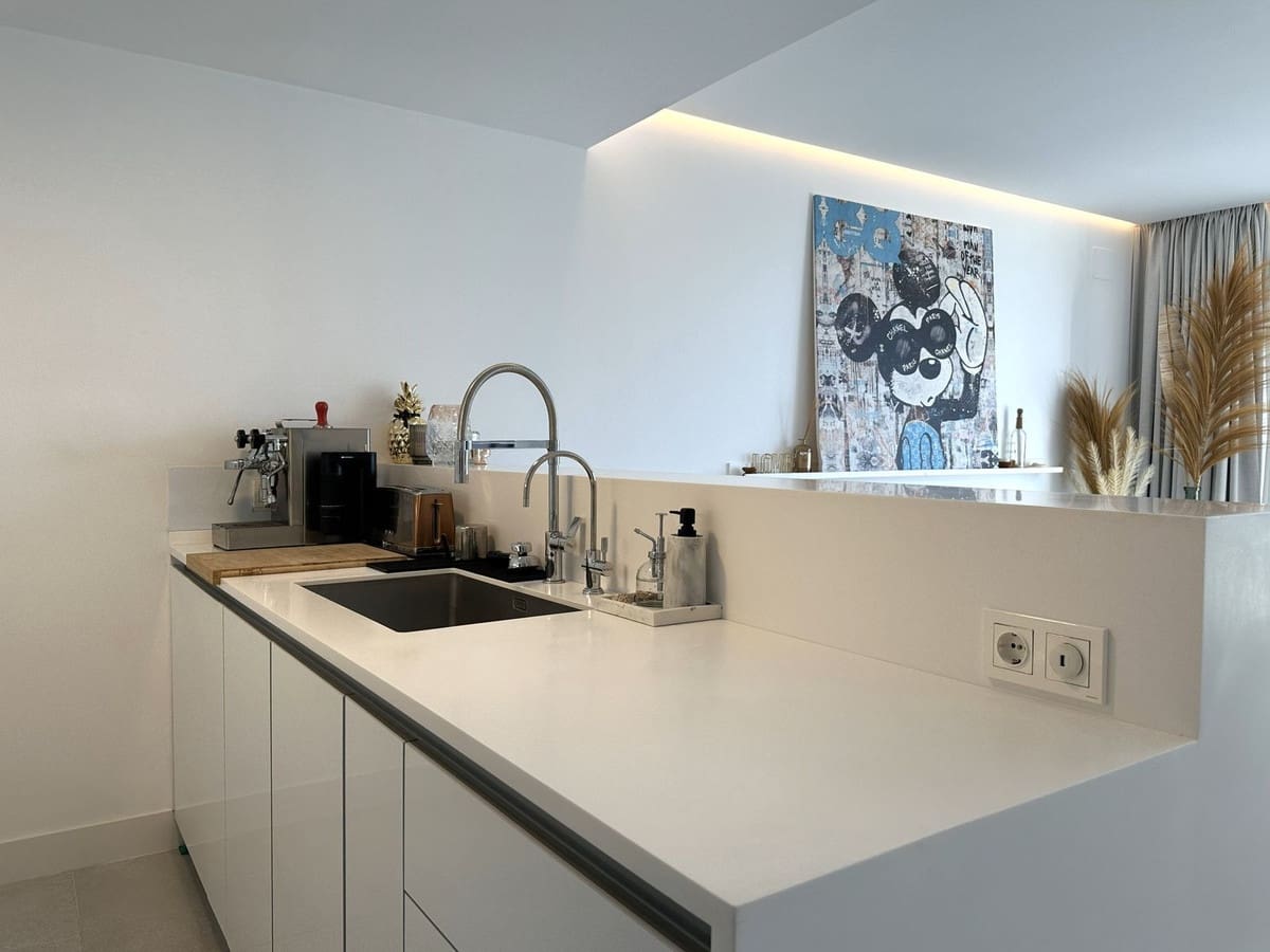 2 quarto Penthouse para venda em Marbella com piscina garagem - 899 000 € (Ref: 9685532)