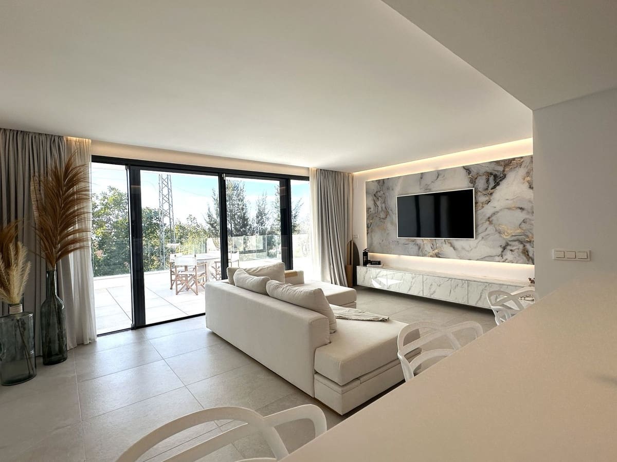 2 quarto Penthouse para venda em Marbella com piscina garagem - 899 000 € (Ref: 9685532)