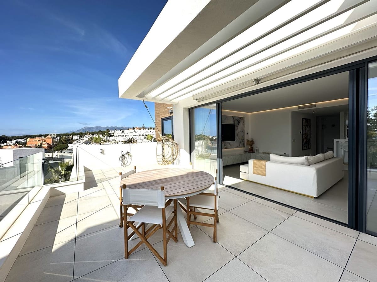 2 quarto Penthouse para venda em Marbella com piscina garagem - 899 000 € (Ref: 9685532)