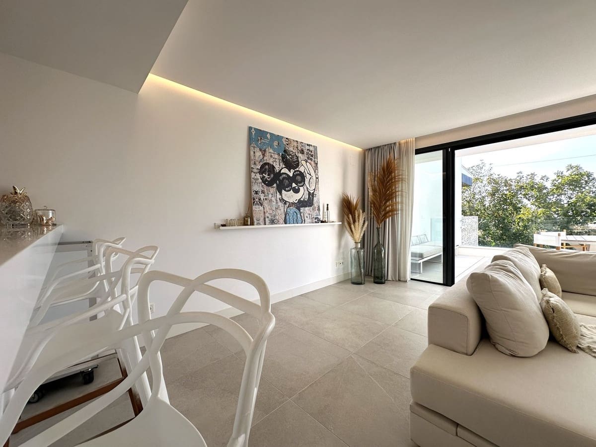 2 quarto Penthouse para venda em Marbella com piscina garagem - 899 000 € (Ref: 9685532)