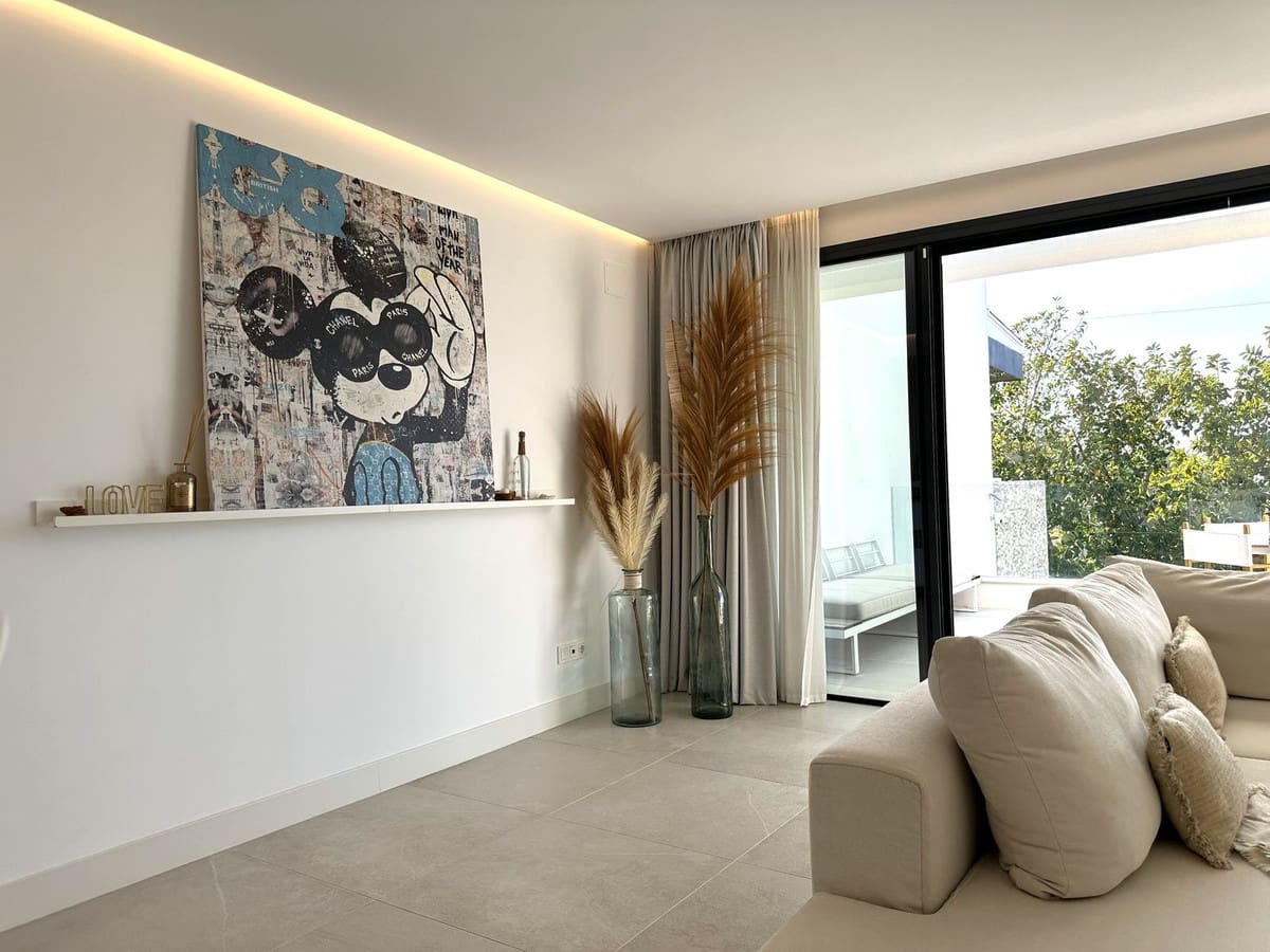 2 quarto Penthouse para venda em Marbella com piscina garagem - 899 000 € (Ref: 9685532)