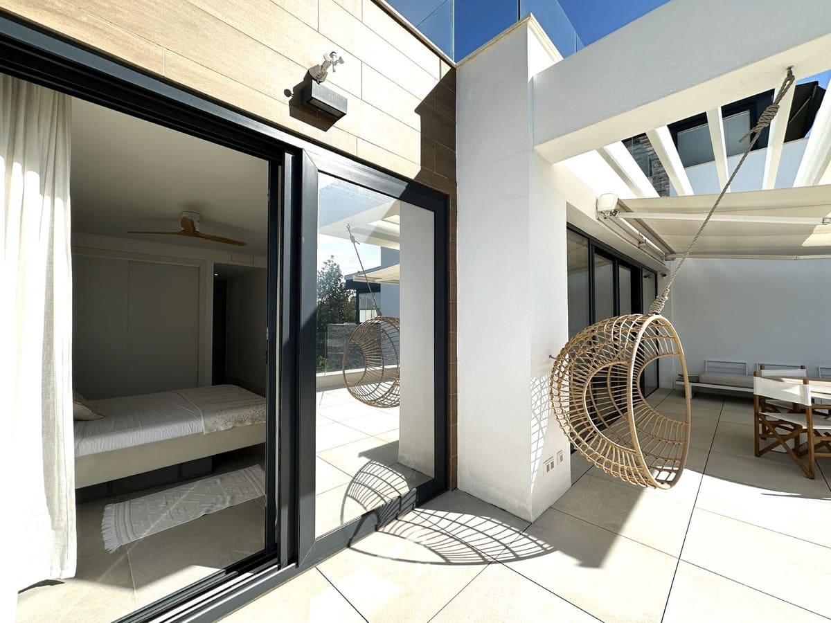 2 quarto Penthouse para venda em Marbella com piscina garagem - 899 000 € (Ref: 9685532)