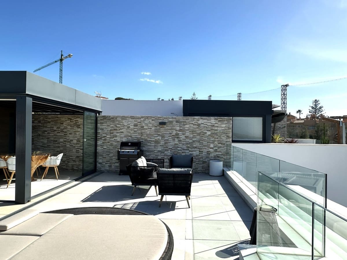 2 quarto Penthouse para venda em Marbella com piscina garagem - 899 000 € (Ref: 9685532)