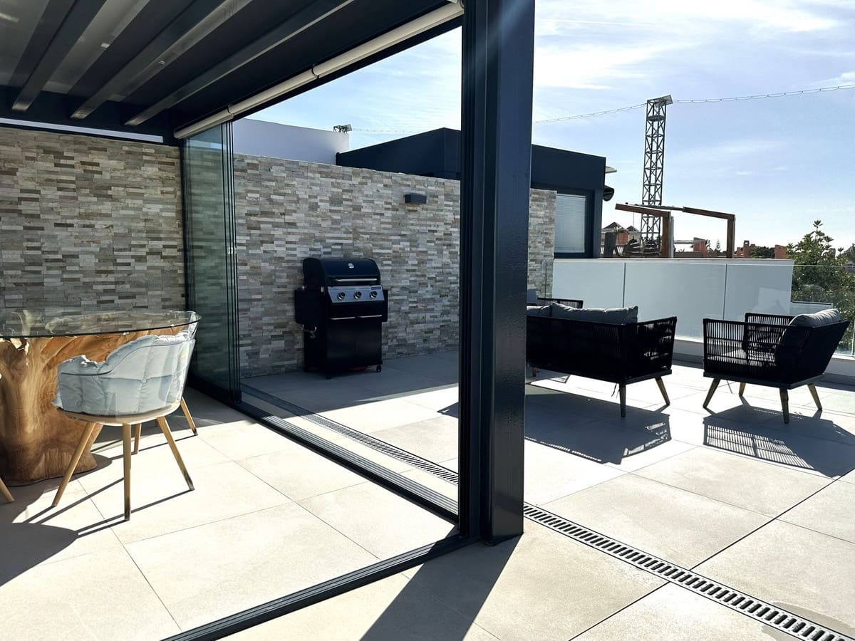 2 quarto Penthouse para venda em Marbella com piscina garagem - 899 000 € (Ref: 9685532)