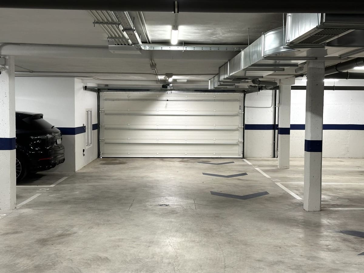 2 quarto Penthouse para venda em Marbella com piscina garagem - 899 000 € (Ref: 9685532)