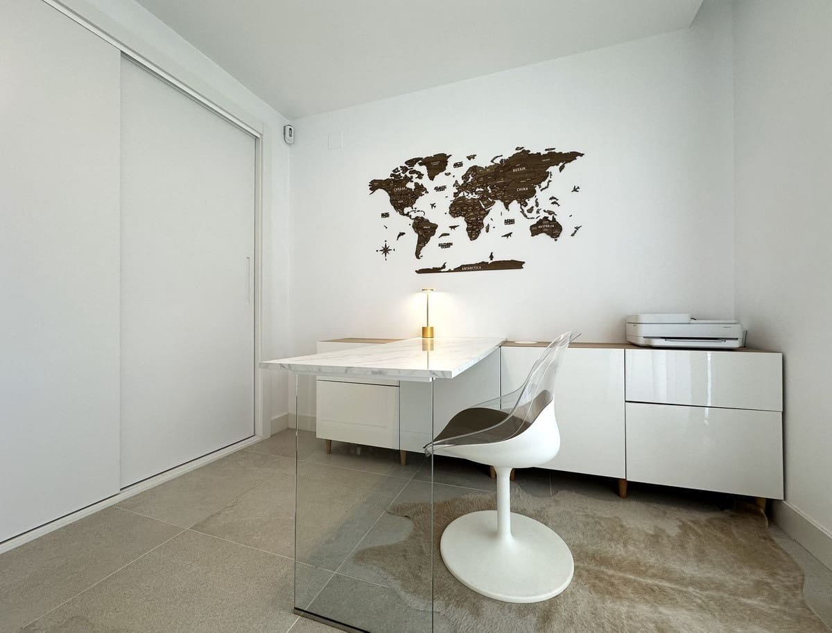 2 quarto Penthouse para venda em Marbella com piscina garagem - 899 000 € (Ref: 9685532)