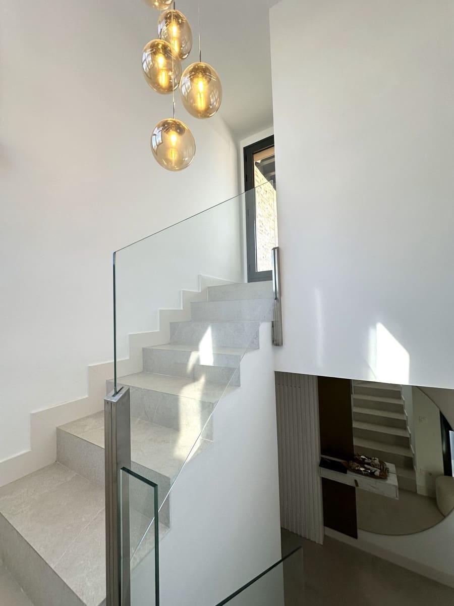 2 quarto Penthouse para venda em Marbella com piscina garagem - 899 000 € (Ref: 9685532)