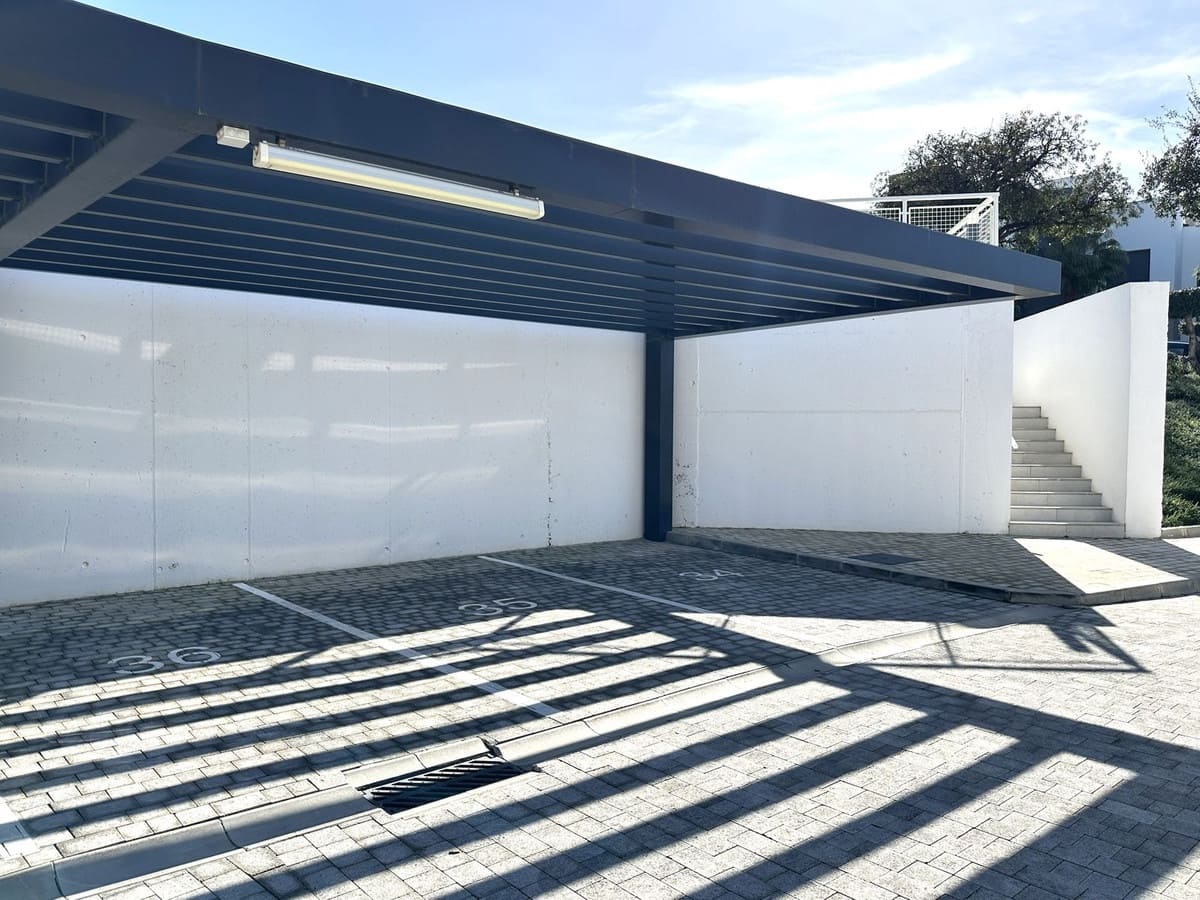 2 quarto Penthouse para venda em Marbella com piscina garagem - 899 000 € (Ref: 9685532)