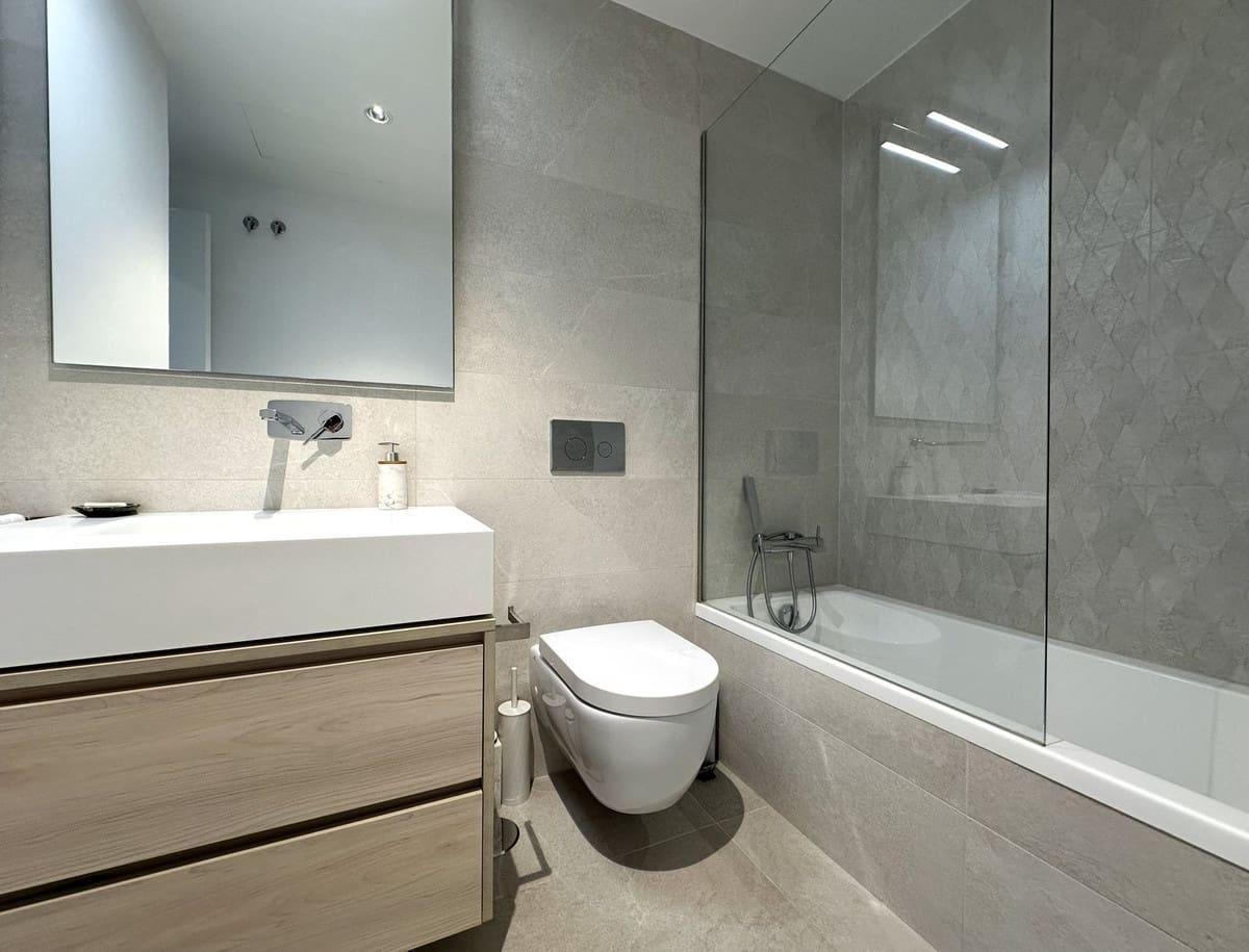 2 quarto Penthouse para venda em Marbella com piscina garagem - 899 000 € (Ref: 9685532)