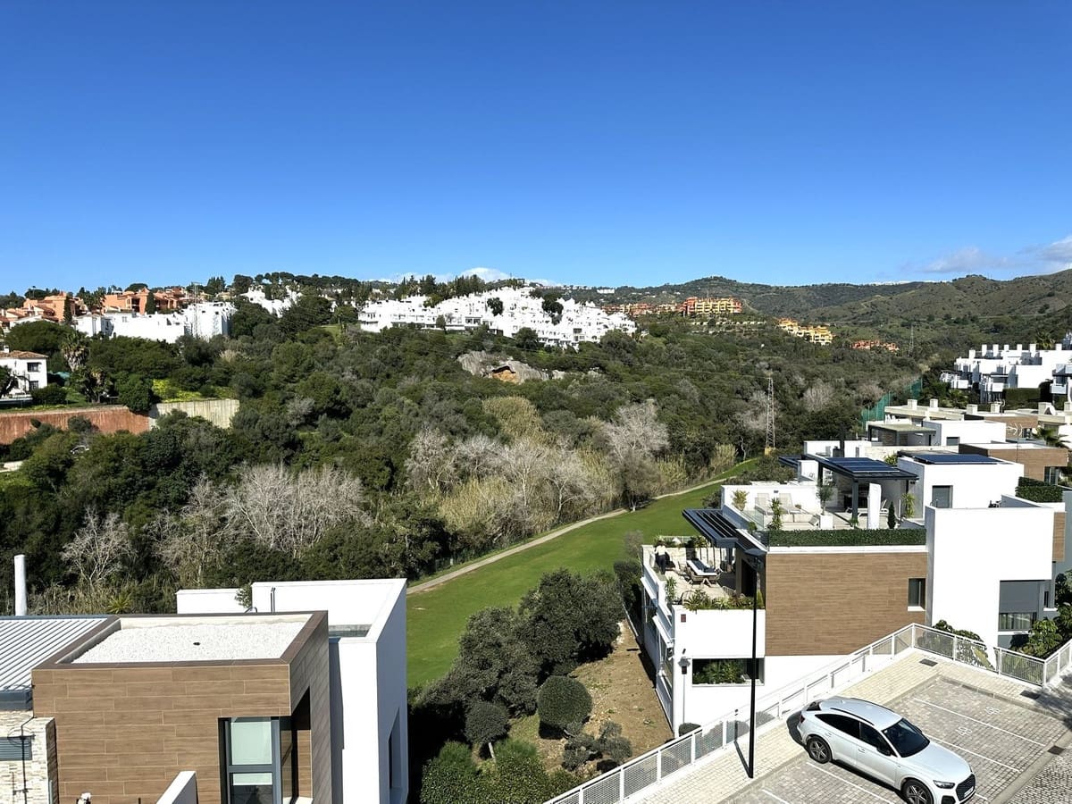 2 quarto Penthouse para venda em Marbella com piscina garagem - 899 000 € (Ref: 9685532)