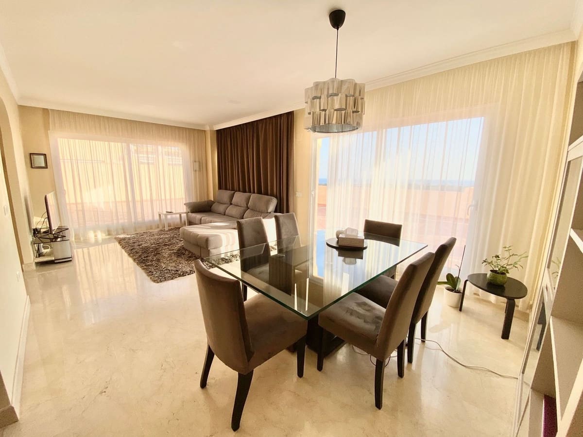 3 bedroom Penthouse for sale in Elviria with pool garage - € 645,000 (Ref: 9687503)