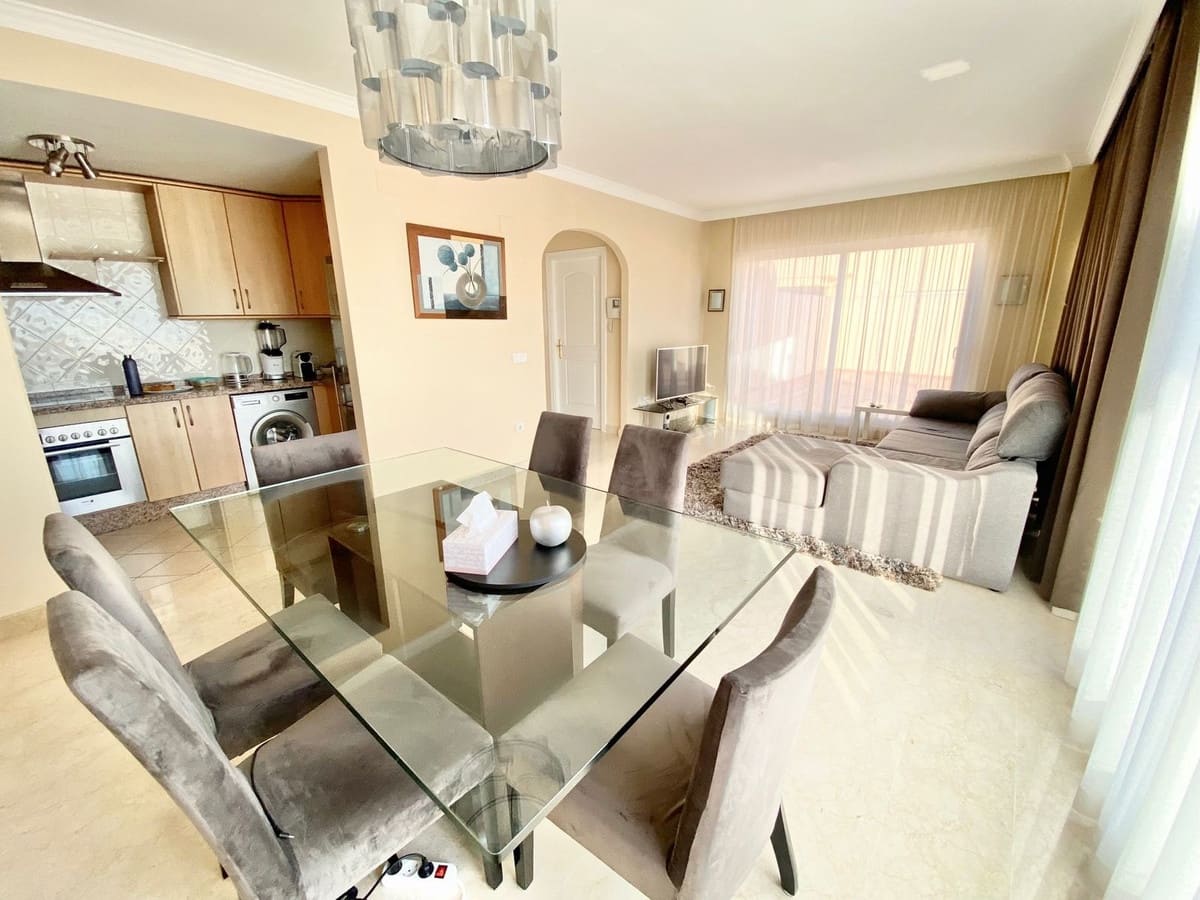 3 bedroom Penthouse for sale in Elviria with pool garage - € 645,000 (Ref: 9687503)