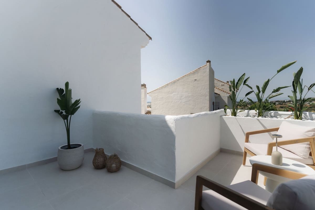 Ático de 3 habitaciones en Nueva Andalucia en venta con piscina garaje - 1.795.000 € (Ref: 9691369)